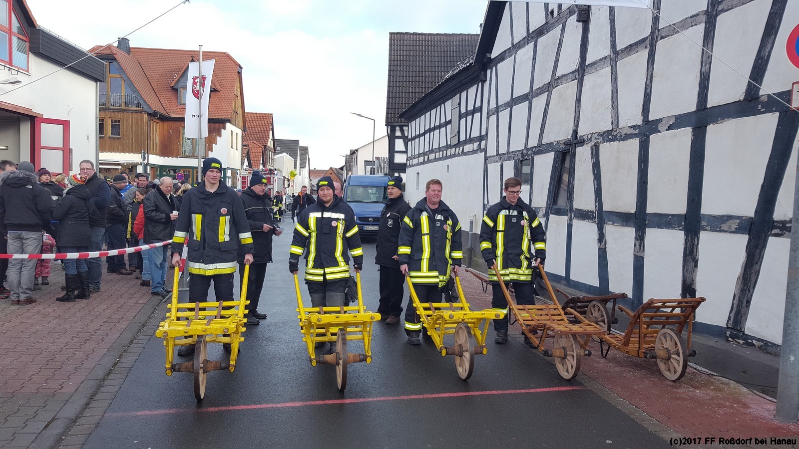 Feuerwehr St. Andrä-Wördern beim Schubkarrenrennen